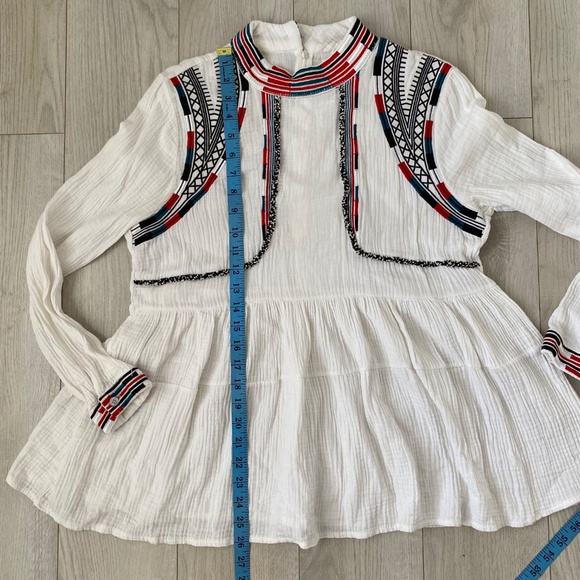 Long Sleeve White Textured Gauze Top With Embroidered Detail - Picture 7 of 9